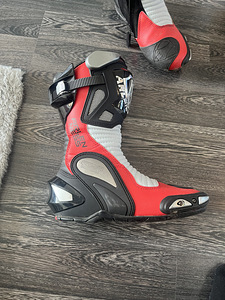 Moto saapad (3 фото из 5)