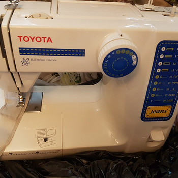 Швейная машина Toyota Model JFS18 RS Series.