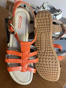 Сандалии Ecco р.38 2 пары (2 фото из 7)