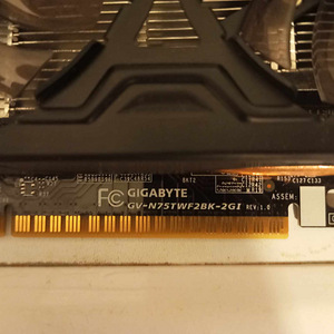 GTX 750 Ti (5 фото из 5)