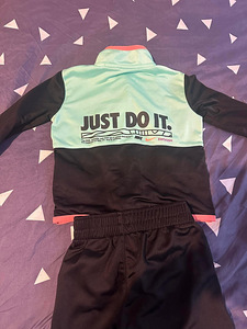 Nike костюм (2 фото из 2)