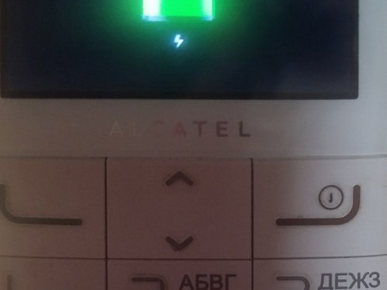 Nuppudega Alcatel telefon eakatele
