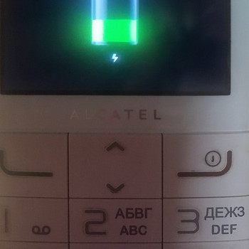 Nuppudega Alcatel telefon eakatele