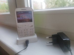 Телефон кнопочный Alcatel для пожилых (2 фото из 3)