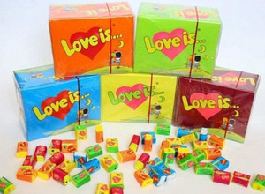 Коробка жвачек love is! (1 фото из 2)