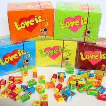 Коробка жвачек love is!