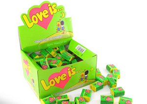 Коробка жвачек love is! (2 фото из 2)
