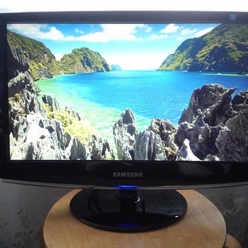 Монитор Samsung 19" HD