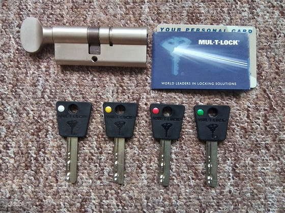 Цилиндр Mul-t-lock