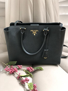 PRADA Borsa a Mano Saffiano Soft Calf Nero Оригинал (1 фото из 9)