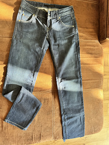 Teksad CalvinKleinJeans, suurus 26, paar korda kantud (1 foto / 2)