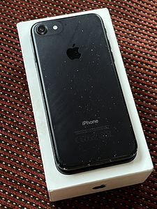 iPhone 7, 256GB (2 foto / 2)