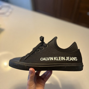 Calvin klein tossud