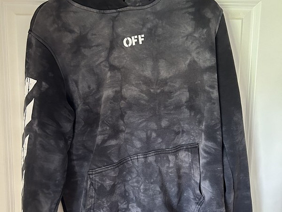 Off white pusa