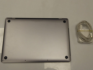 Sülearvuti Apple Macbook Pro 2018 15.4 + laadija (4 foto / 6)