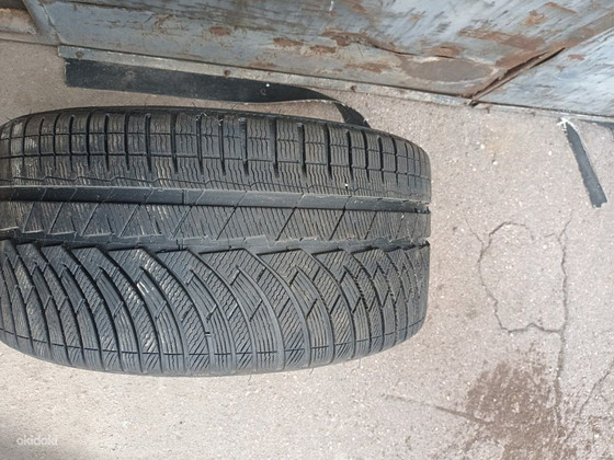 Продам 2 Шины Michelin Alpine Sport