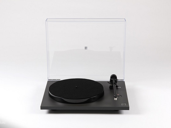 Виниловый проигрыватель Rega Planar 1 PLUS