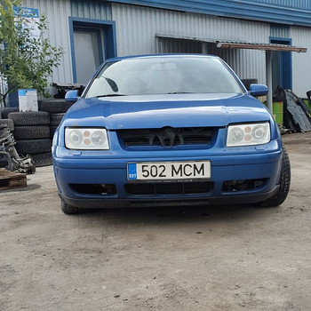 VW BORA, VARUOSAD