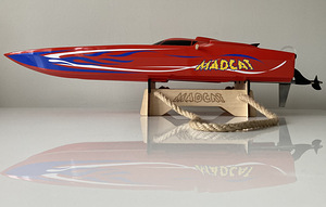 Модельная лодка Thunder Tiger Madcat (1 фото из 3)