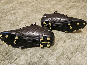Laste jalgpallijalatsid Nike Mercurial (3 foto / 4)