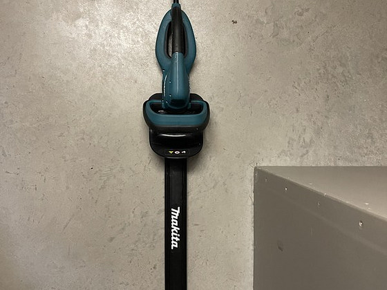 Электрический кусторез Makita UH6570
