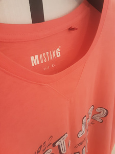 2 мужские футболки: Adidas, Mustang. Размер XL (5 фото из 6)