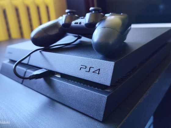 Playstation 4 1TB konsool ja pult NBA 2K21