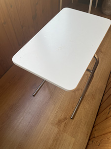 Приставной столик Ikea (2 фото из 2)