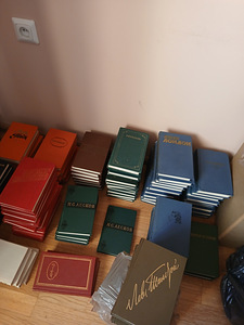 Книги (2 фото из 2)