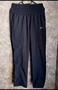 Штаны Nike (4 фото из 5)