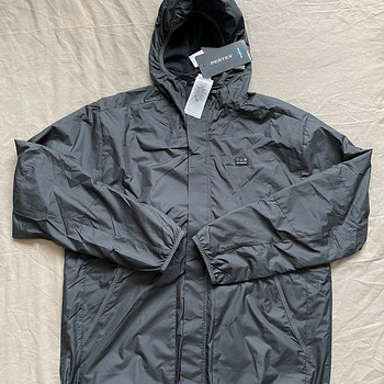 Мужская куртка New Balance, M , новая