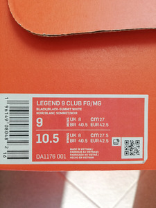 Jalgpallibutsid Nike Legend 9 Club, suurus 42,5 (27 cm.) (4 foto / 5)