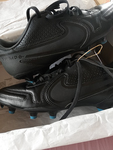 Jalgpallibutsid Nike Legend 9 Club, suurus 42,5 (27 cm.) (2 foto / 5)