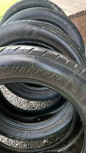 225/55R18 (3 фото из 6)