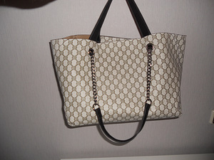 Сумка Guess большая (2 фото из 5)