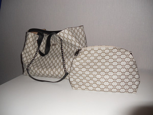 Сумка Guess большая (4 фото из 5)