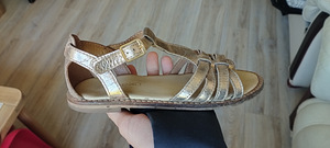 Кожаные сандалии Okaidi 31 (2 фото из 3)
