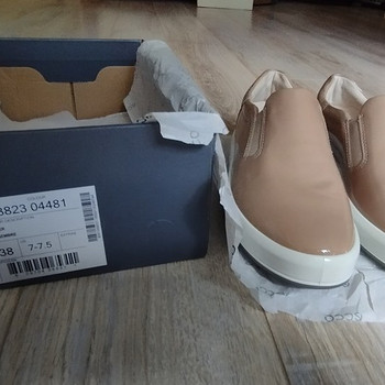 Ecco lakitud nahast kingad 38