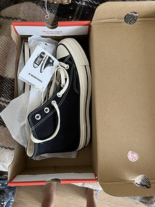 Converse, woman, 39 (1 foto / 6)