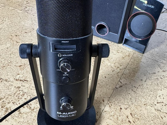 M-audio UBER микрофон