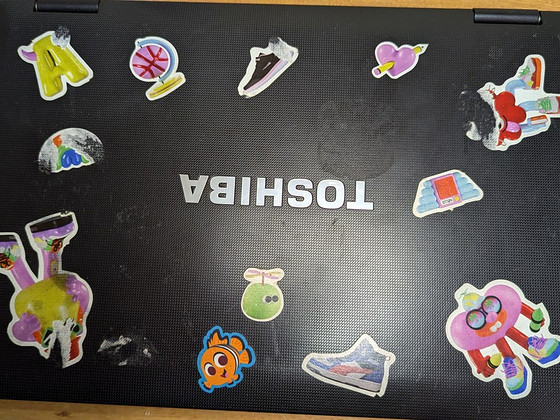 Ноутбук TOSHIBA