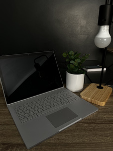 Surface book 2 (1 foto / 4)
