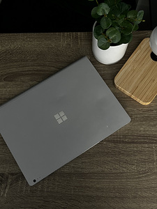 Surface book 2 (2 foto / 4)