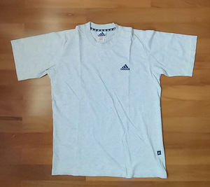 Футболка Adidas (1 фото из 3)