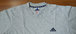 Футболка Adidas (3 фото из 3)
