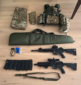Airsoft varustus - relvad, plaadikandja, püksid, nodi (1 foto / 10)