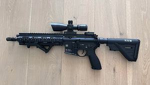 Airsoft varustus - relvad, plaadikandja, püksid, nodi (3 foto / 10)