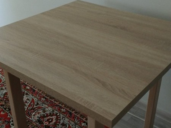 Laud / стол / a table
