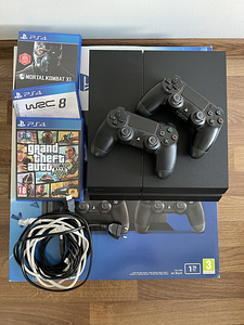 PlayStation 4 + 2 контроллера (1 фото из 2)