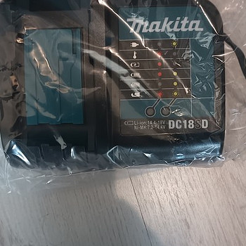 Зарядное устройство Makita (медленное)
